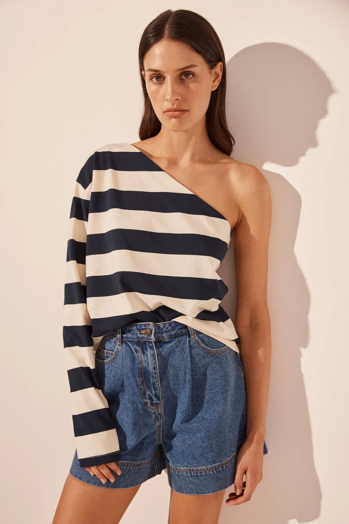 GIA ONE SHOULDER TEE - NAVY/CREAM