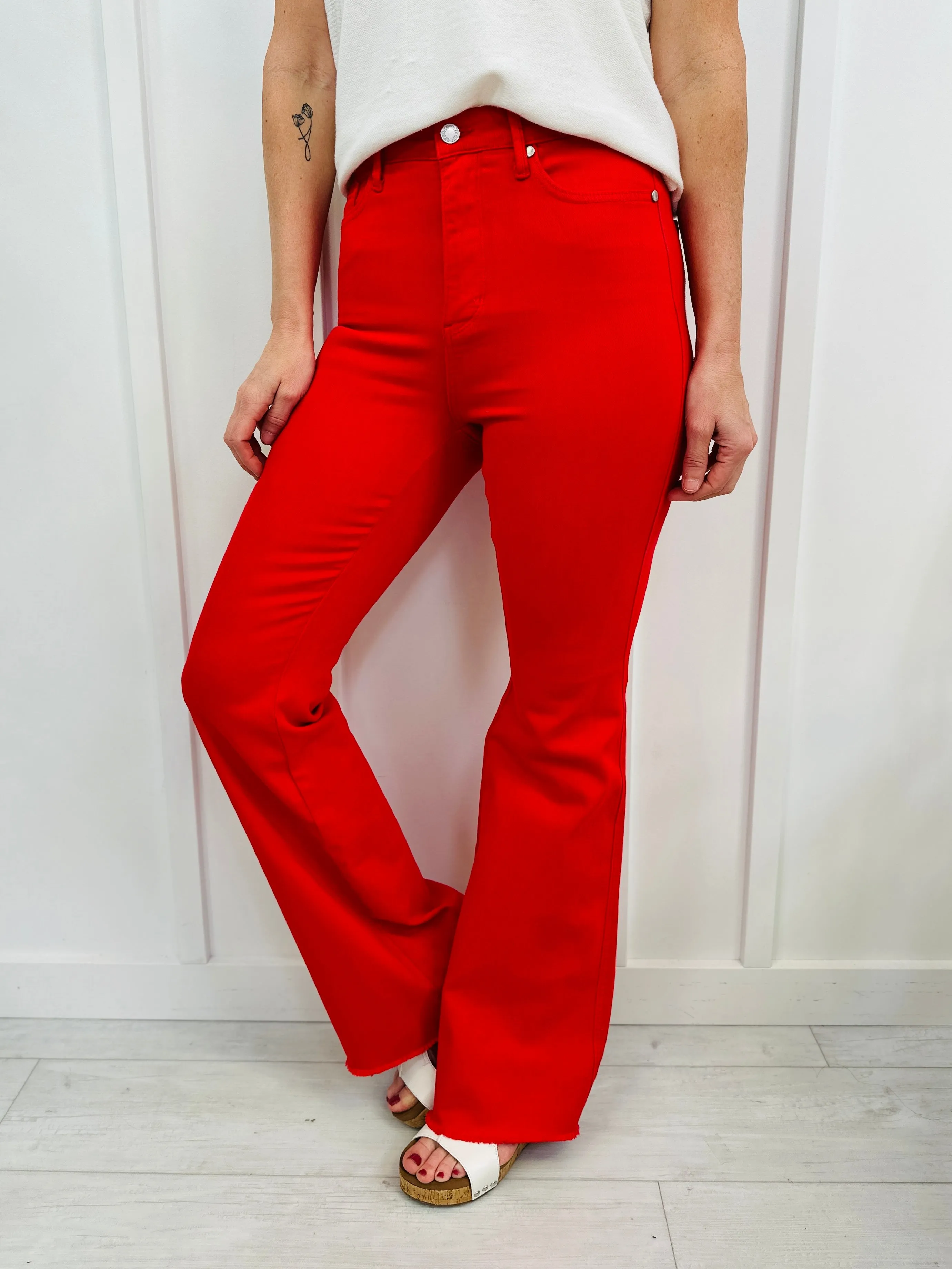 Judy Blue Loving You Was Red Tummy Control Flare Jeans in Reg/Curvy