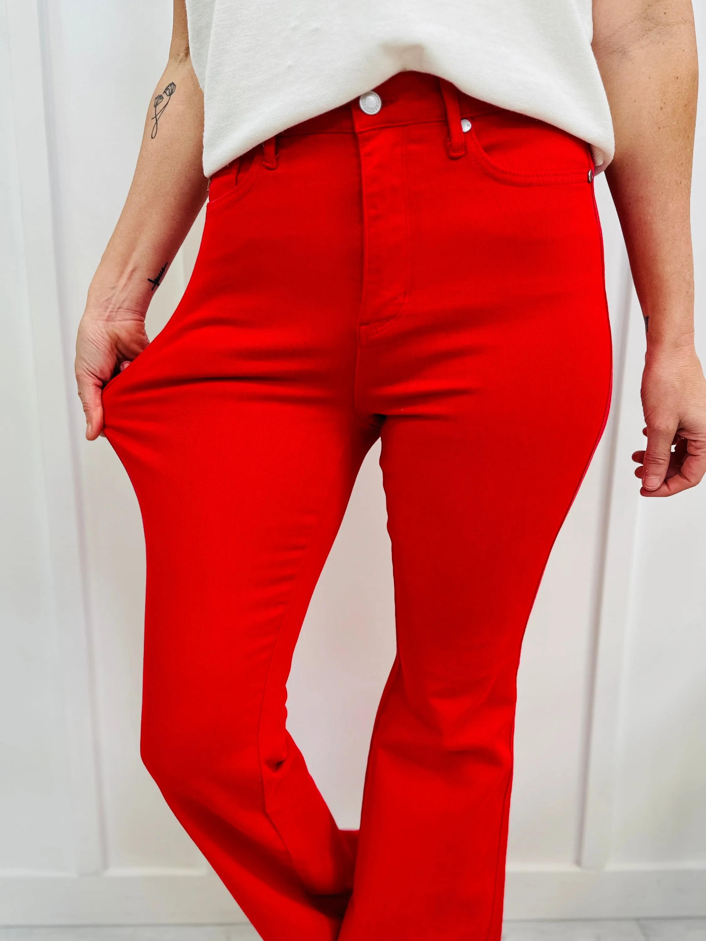 Judy Blue Loving You Was Red Tummy Control Flare Jeans in Reg/Curvy