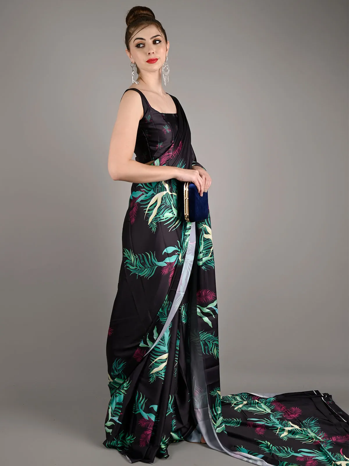 Odette Women Black Soft Crepe Leaf Print Saree With Unstitched Blouse