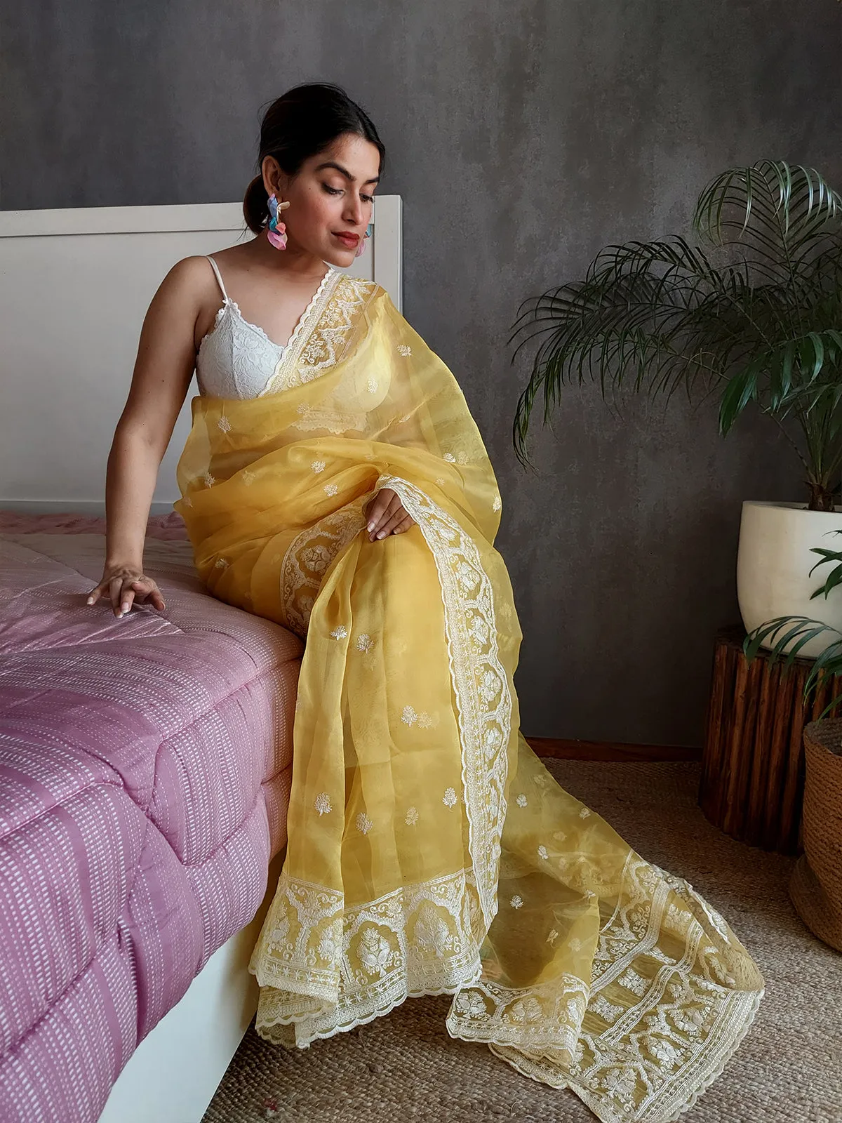 Odette Women's Yellow Organza  Saree with unstitched Blouse